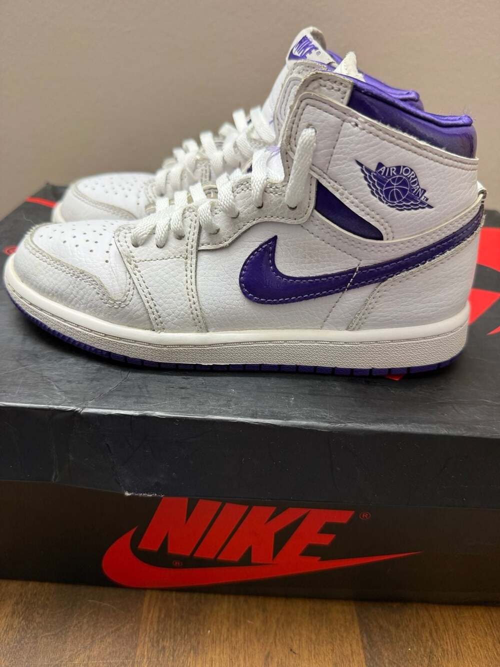 Nike Air Jordan 1 High OG Court Purple White Purple Leather Sneakers